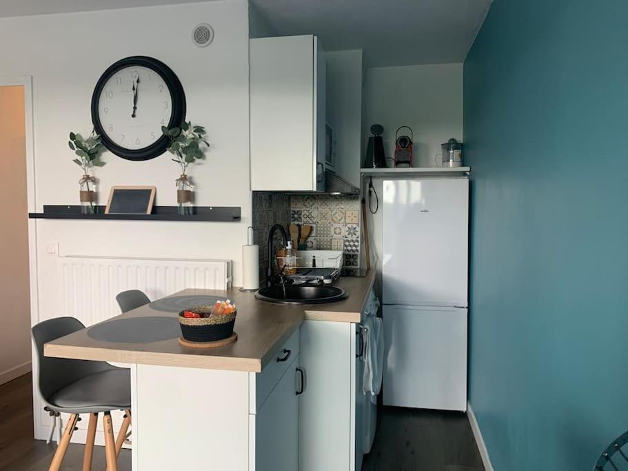 Chaleureux Appartement Face Au Port Sta Lucia, Tout A Pieds, Wifi Saint-Raphaël Exterior foto