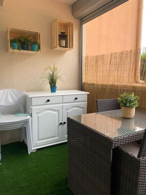 Chaleureux Appartement Face Au Port Sta Lucia, Tout A Pieds, Wifi Saint-Raphaël Exterior foto