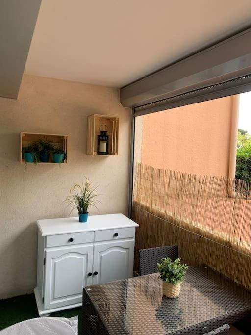 Chaleureux Appartement Face Au Port Sta Lucia, Tout A Pieds, Wifi Saint-Raphaël Exterior foto